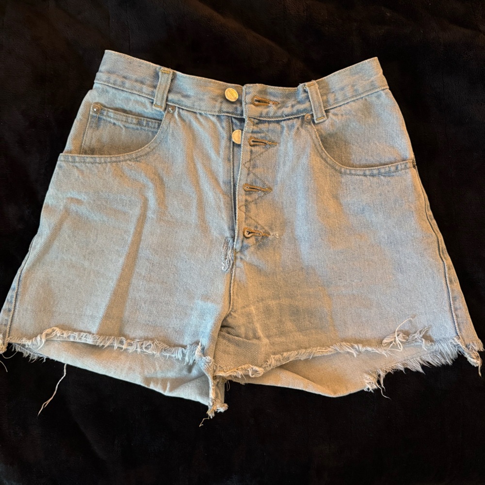 LIGHT JEAN SHORT